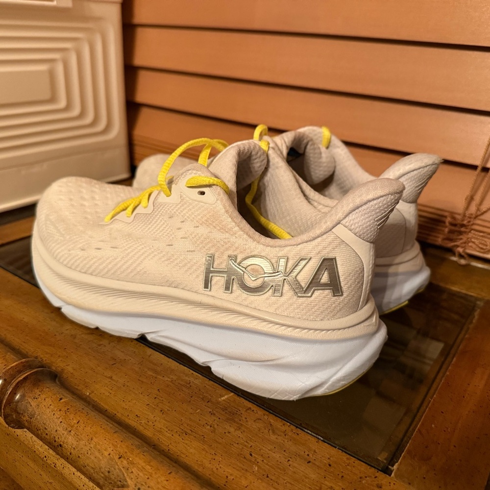 Hoka clifton Sneakers in Cream and Yellow